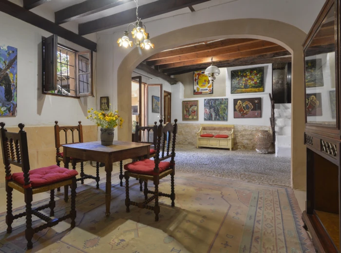Extraordinary townhouse with history in Llucmajor-2