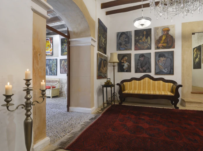 Extraordinary townhouse with history in Llucmajor-12