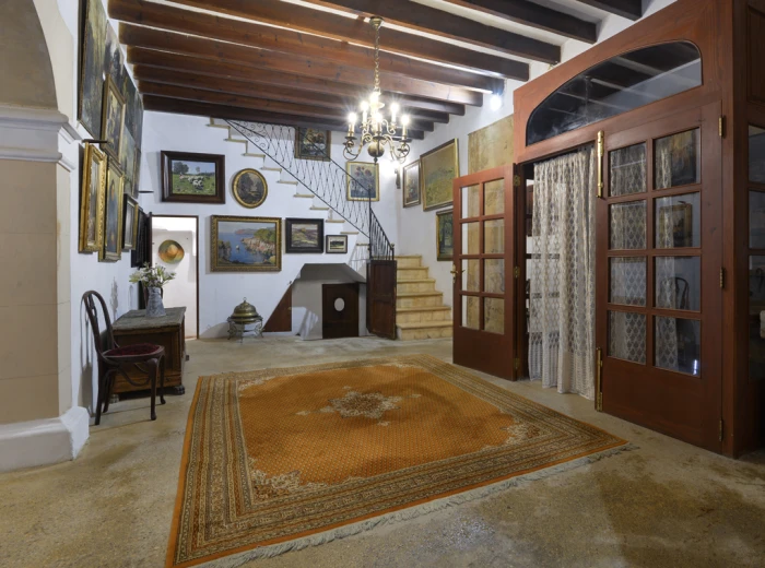 Extraordinary townhouse with history in Llucmajor-5