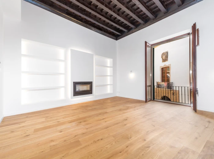 Newly built triplex flat with parking in a historic palace in Palma de Mallorca - Old Town-1