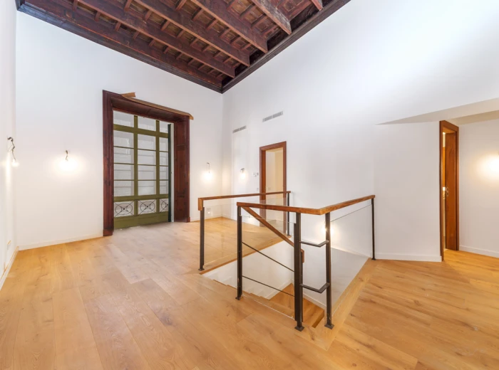 Newly built triplex flat with parking in a historic palace in Palma de Mallorca - Old Town-4