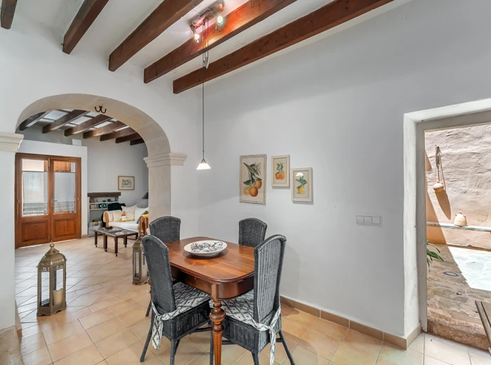 Authentic townhouse within walking distance of the market square-4