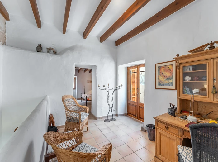 Authentic townhouse within walking distance of the market square-6