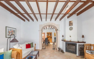 Authentic townhouse within walking distance of the market square