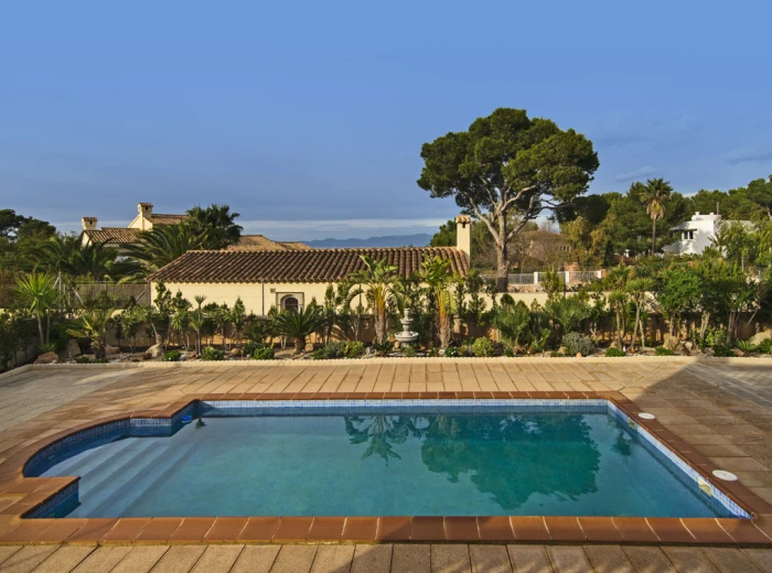 Villa with views to the Bay of Palma in Bahia Grande-1