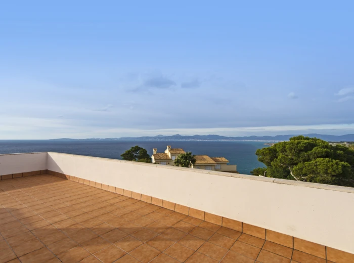 Villa with views to the Bay of Palma in Bahia Grande-11