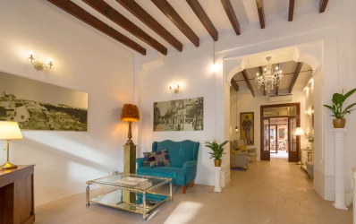 Lovingly renovated townhouse in top location in Llucmajor