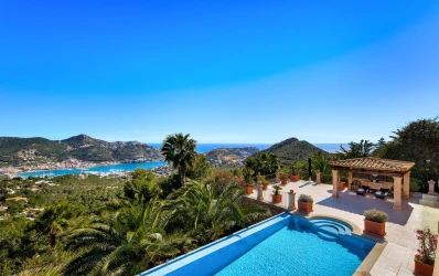 Mediterranean villa with stunning harbour views