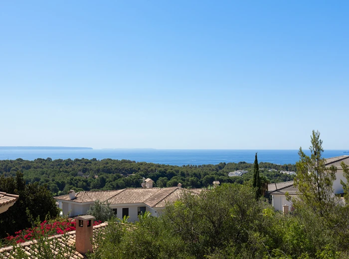 Amplia villa mediterránea con vistas al mar-11