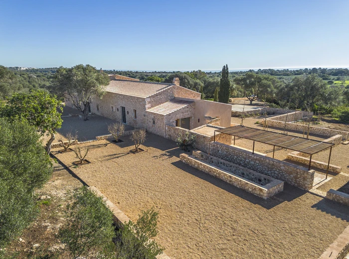 Restored heritage finca with sea views in Cala Varques-14