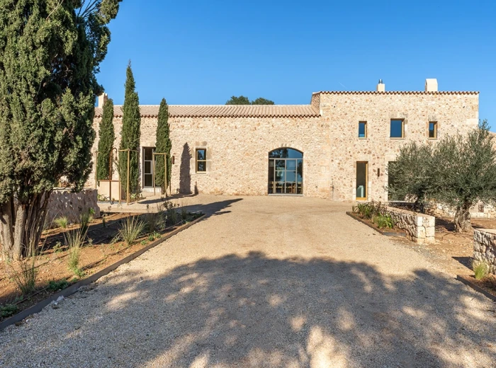 Restored heritage finca with sea views in Cala Varques-1