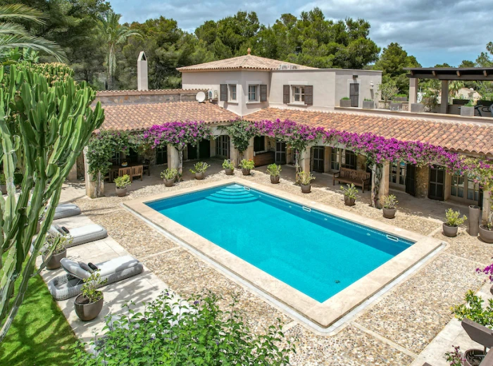 Elegante strandnahe Villa mit schönem Garten in Canyamel-3