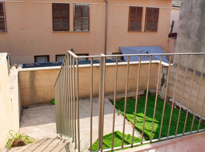 Townhouse with small garden in Moscari-10