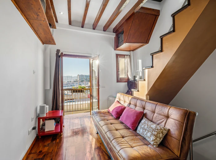 Bonito apartamento reformado con vistas al puerto en Portixol-3