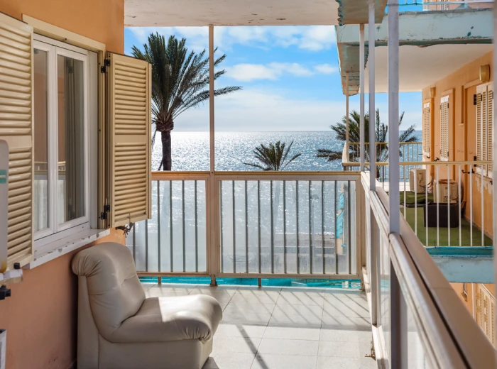 Bonito apartamento con vistas al mar, parking y terraza-7