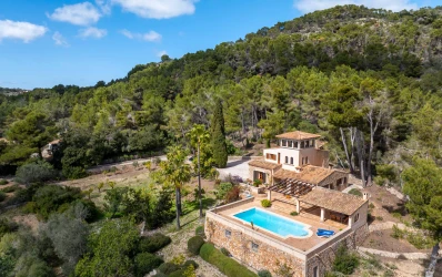 Finca on top of the hill with fantastic ocean and panoramic views