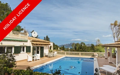 Magnificent villa with sea views