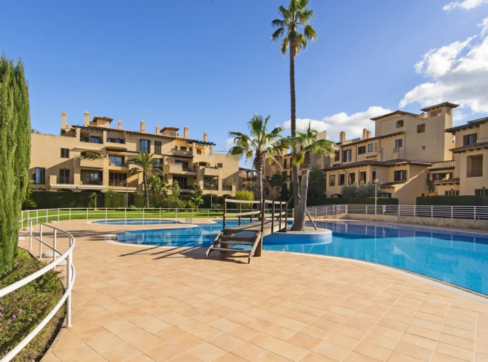 Well-kept apartment in sought-after community in Puig de Ros-13