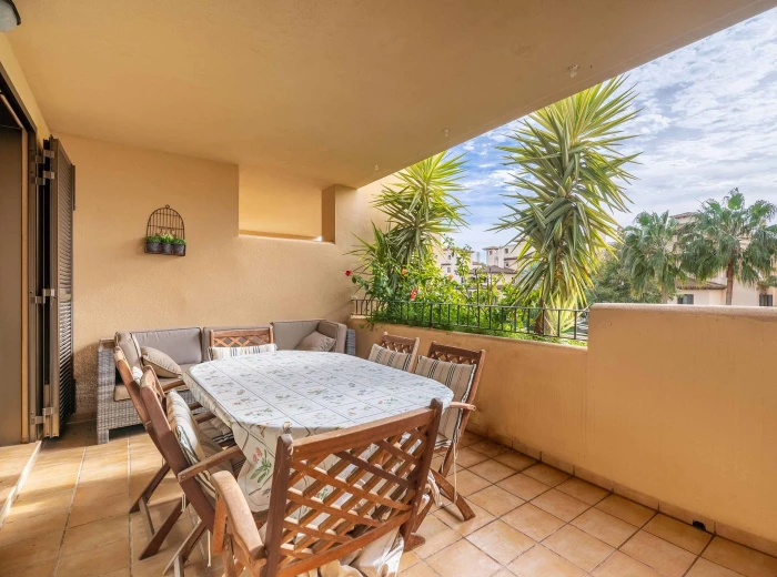Well-kept apartment in sought-after community in Puig de Ros-3