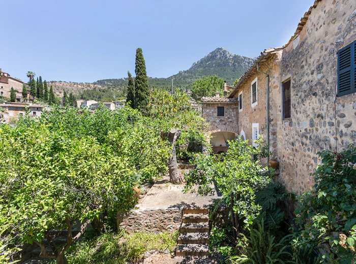 Traditionelles Deià-Haus mit schönen Gärten-13