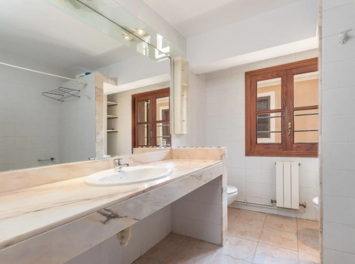 Characterful townhouse with terrace, lift and garage in the Old Town - Palma de Mallorca-15