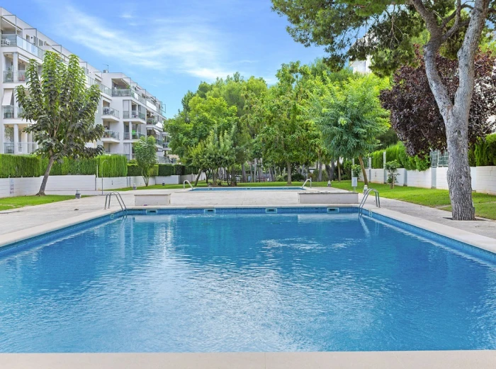 Beautiful apartment located in a private community with a pool-3