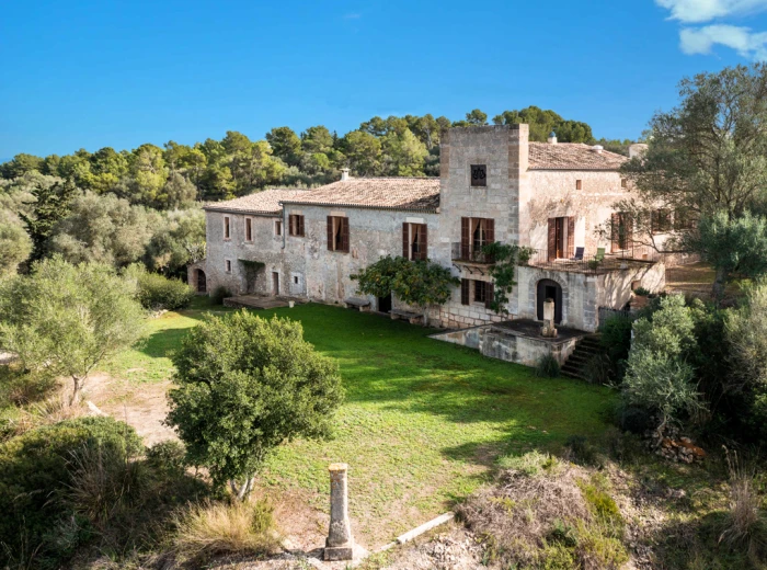 Manor house with fantastic views from the 13th century in Sineu-2