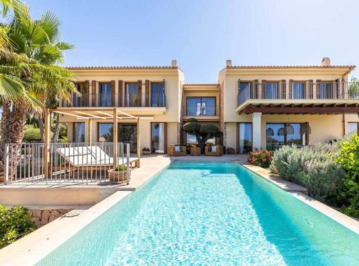 Luxury villa with panoramic views of the bay of Palma-1