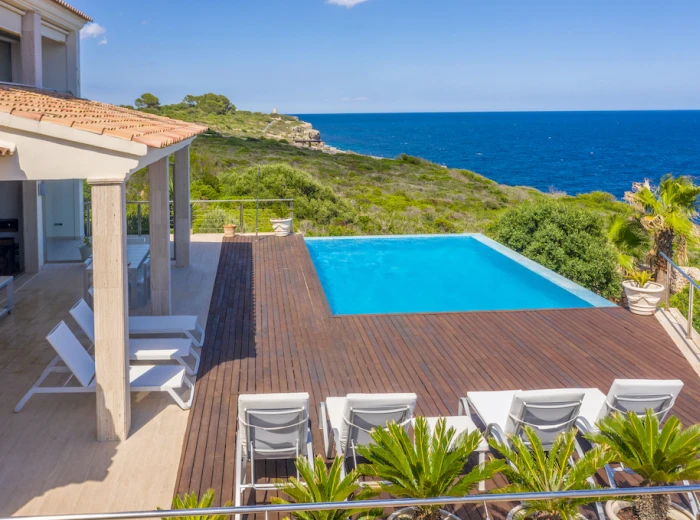 Modern villa by the sea with rental licence-10