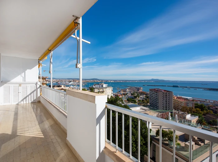 Apartment with fantastic sea views in Bonanova-11
