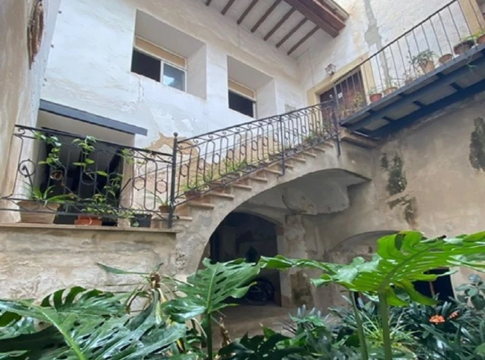 Mallorquinisches Herrenhaus zum Renovieren in der Altstadt - Palma de Mallorca-1
