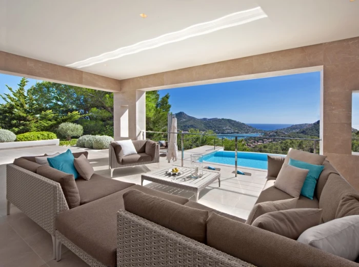 Family Villa with sea views-13