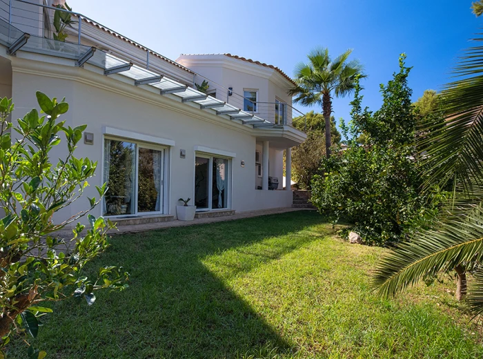 Villa familiar en Nova Santa Ponsa con vistas-14