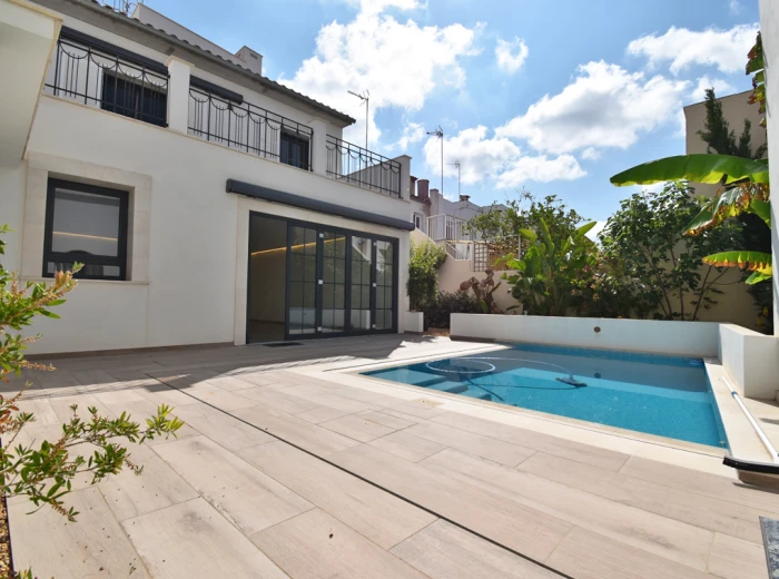Luxurious townhouse with pool and garage in Llucmajor-2