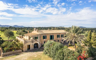 Historic finca with potential and sea views near Manacor