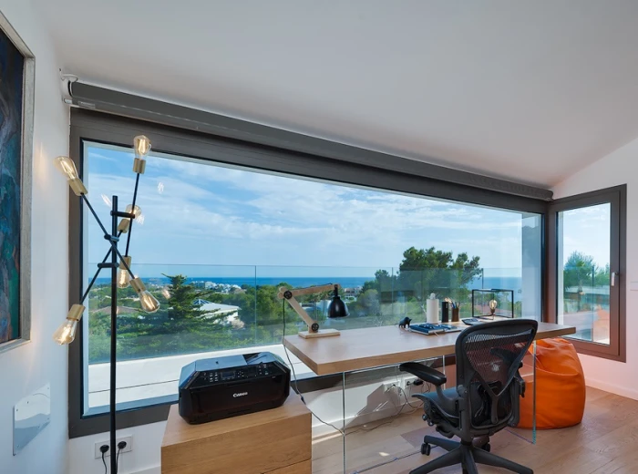 High quality renovated sea view villa in Nova Santa Ponsa-3