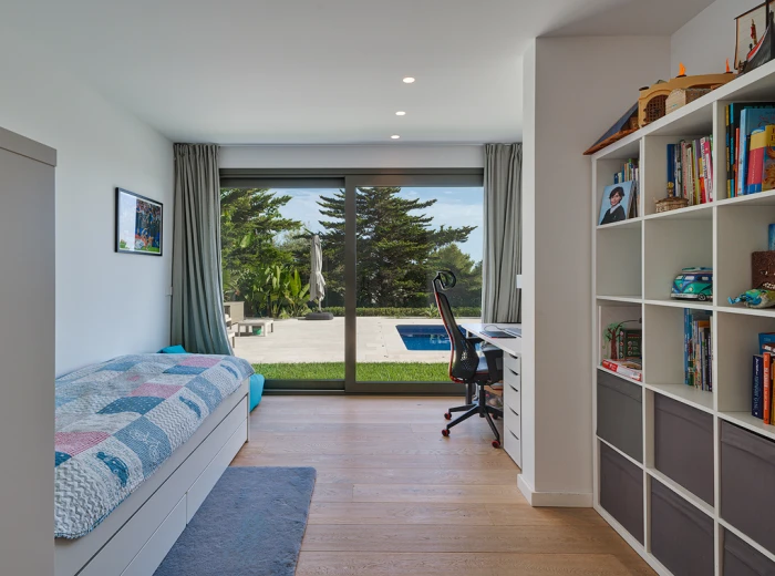 High quality renovated sea view villa in Nova Santa Ponsa-14