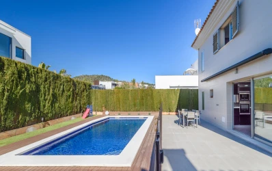 Moderne Villa direkt neben Palmas Golfplätzen in Son Puig, Palma de Mallorca
