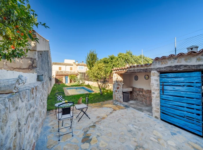 Charming townhouse with lovely outside space in Campanet-2