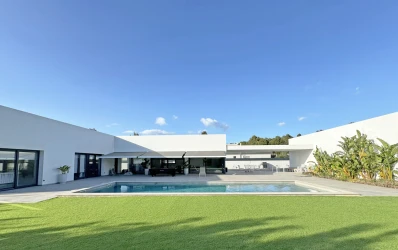 Modernes ebenerdiges Haus mit Pool in Sa Coma