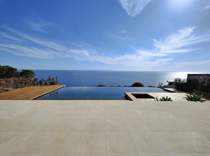 Modern villa frontline to the sea in Cala Pi-7