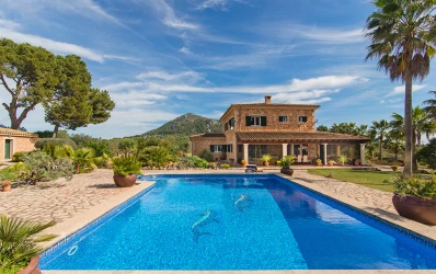 Stunning country house with pool in Llucmajor