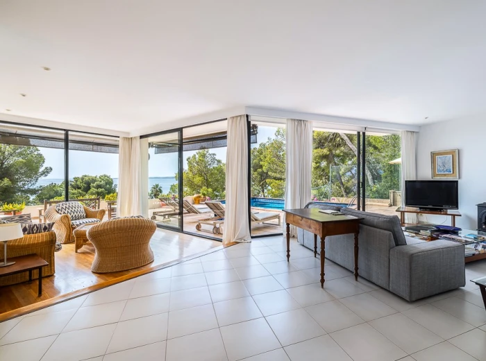 Mansion with sea views and rental license in Costa de los Pinos-3