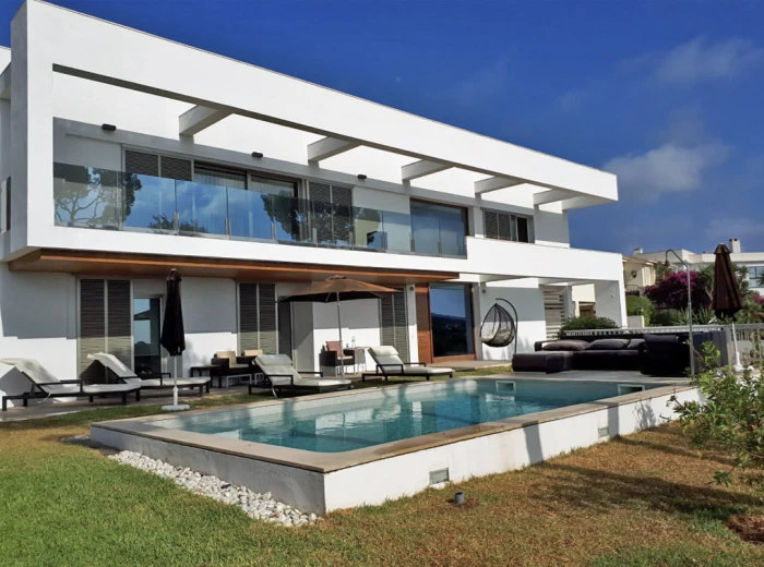 Moderne Villa mit fantastischem Ausblick-1