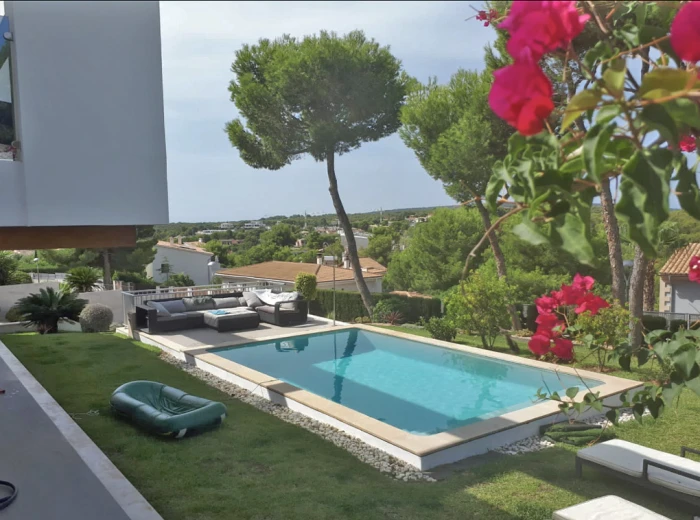 Contemporary villa with stunning views-16