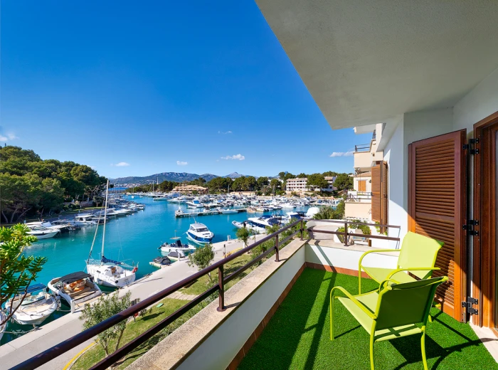 Sea view apartment directly at the charming harbour-15