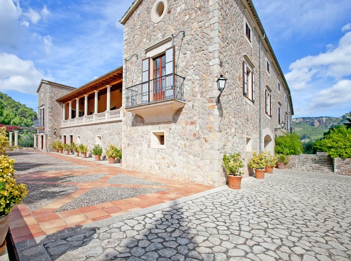 Exquisites Herrenhaus inmitten des Tramuntana-Tals in Puigpunyent, Mallorca-2