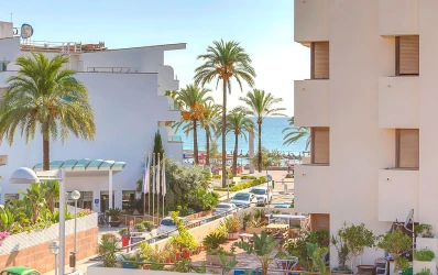 Helle renovierte Wohnung mit Meerblick in Palma Beach