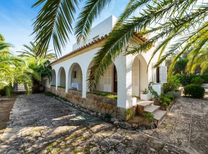 Two Mediterranean villas on one plot in Cala Blava-9