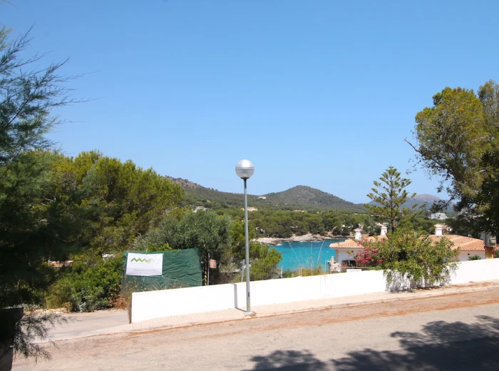 Plot for building a villa with sea views in Font de sa Cala-5